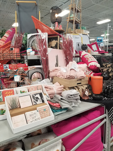 Shopping Mall «Dedham Mall», reviews and photos, 300 Providence Hwy, Dedham, MA 02026, USA