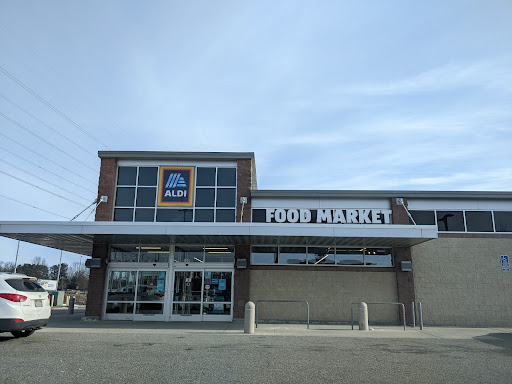 Supermarket «ALDI», reviews and photos, 505 Memorial Dr, Chicopee, MA 01020, USA