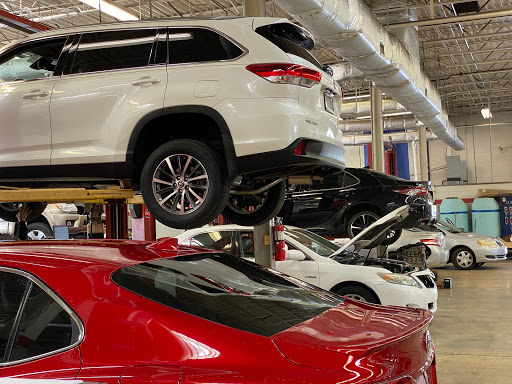 Toyota Dealer «Springhill Toyota», reviews and photos, 3062 Government Blvd, Mobile, AL 36606, USA