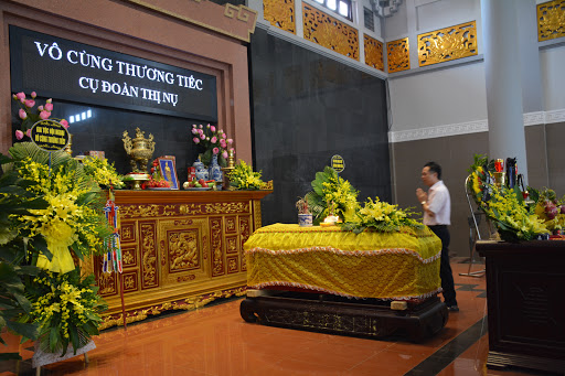 Mai Dịch Funeral Home