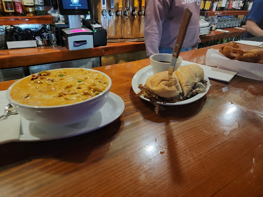 Bar & Grill «Snug Harbor Bar and Grill», reviews and photos, 5001 SW Hwy 101, Lincoln City, OR 97367, USA