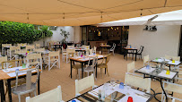 Atmosphère du La Villa - Restaurant Bar Lounge à Saint-Clément-des-Baleines - n°12