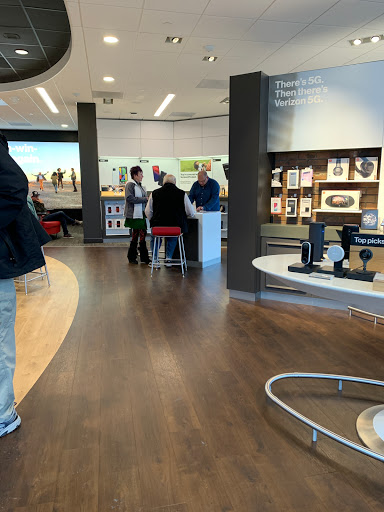 Cell Phone Store «Verizon», reviews and photos, 867 S 29th Ave #101, Bozeman, MT 59718, USA