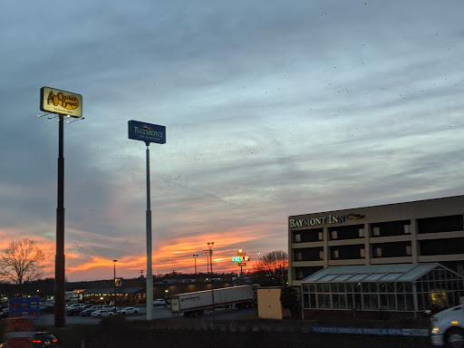 American Restaurant «Cracker Barrel Old Country Store», reviews and photos, 34 Tunnel Rd, Asheville, NC 28805, USA