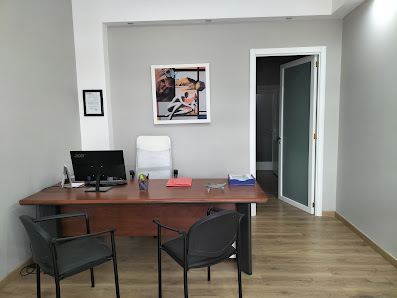 Raffaele Manzi Agente Immobiliare Corso Roma, 144, 71121 Foggia FG, Italia