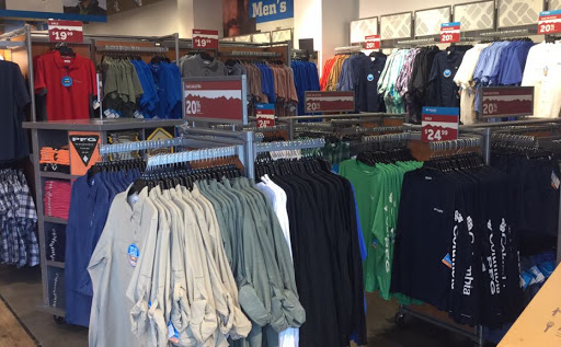 Sportswear Store «Columbia Sportswear Outlet Store at Cincinnati Premium Outlets», reviews and photos, 234 Premium Outlets Dr, Monroe, OH 45050, USA