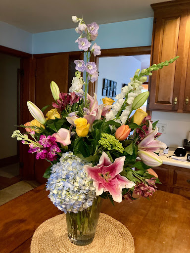 Flowers by Darlene/North Shore Fruit Baskets, 130 Canal St, Salem, MA 01970, USA, 
