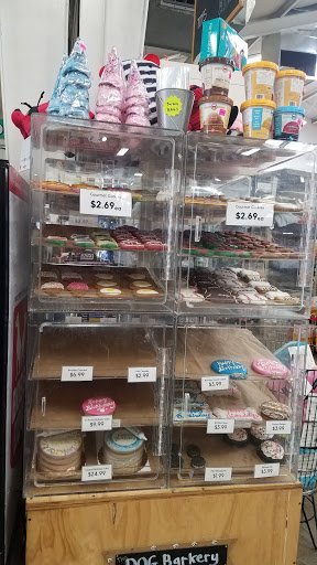 Pet Supply Store «Anaheim Feed & Pet Supply Inc», reviews and photos, 1730 N Lemon St, Anaheim, CA 92801, USA