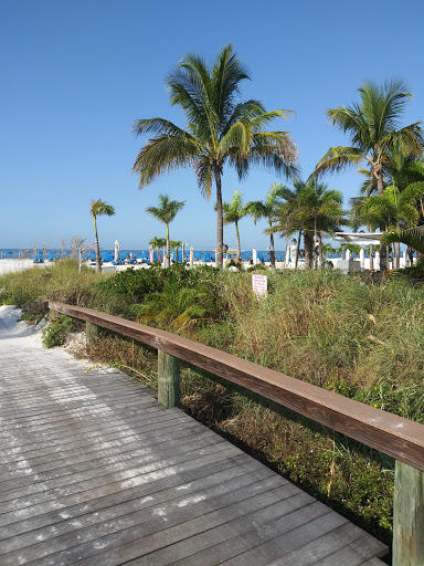 Liquor Store «Norman’s Liquors and Fine Wines», reviews and photos, 5235 Gulf Blvd, St Pete Beach, FL 33706, USA