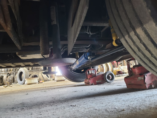 Truck Repair Shop «Greens Fork Truck and Tire Repair», reviews and photos, 2441 N Centerville Rd, Centerville, IN 47330, USA