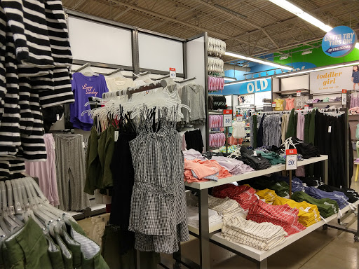 Clothing Store «Old Navy», reviews and photos, 1731 Olentangy River Rd, Columbus, OH 43212, USA