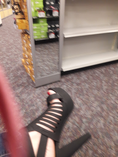 Shoe Store «Shoe Carnival», reviews and photos, 511 S Plano Rd, Richardson, TX 75081, USA