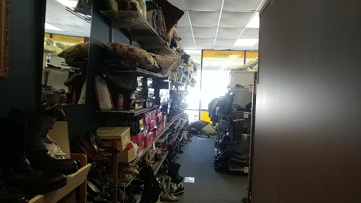 Thrift Store «Treasures Galore The Indoor Garage Sale Thrift Store», reviews and photos, 1964 Rahncliff Ct #800, Eagan, MN 55122, USA