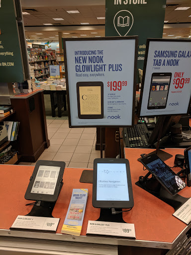Book Store «Barnes & Noble Booksellers», reviews and photos, 1739 Olentangy River Rd, Columbus, OH 43212, USA