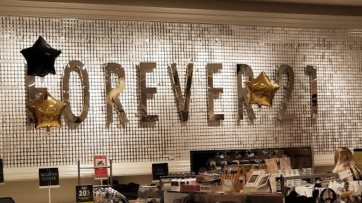 Clothing Store «Forever 21», reviews and photos, 5065 Main St, Trumbull, CT 06611, USA