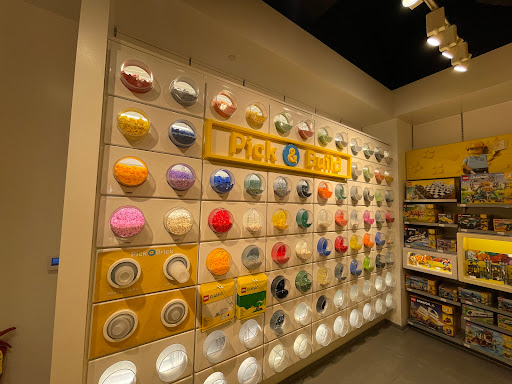 Toy Store «The LEGO Store», reviews and photos, 5 Woodfield Mall, Schaumburg, IL 60173, USA