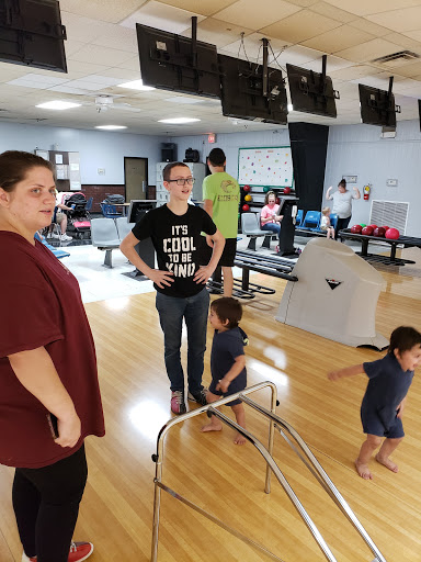 Bowling Alley «Classic Bowling Center», reviews and photos, 75 Huffaker Rd NW, Rome, GA 30165, USA