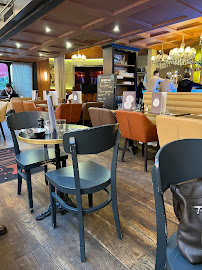 Atmosphère du Restaurant servant le petit-déjeuner Dupont Café Convention à Paris - n°11