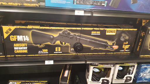 Outdoor Sports Store «Field & Stream», reviews and photos, 2075 Interchange Rd, Erie, PA 16509, USA