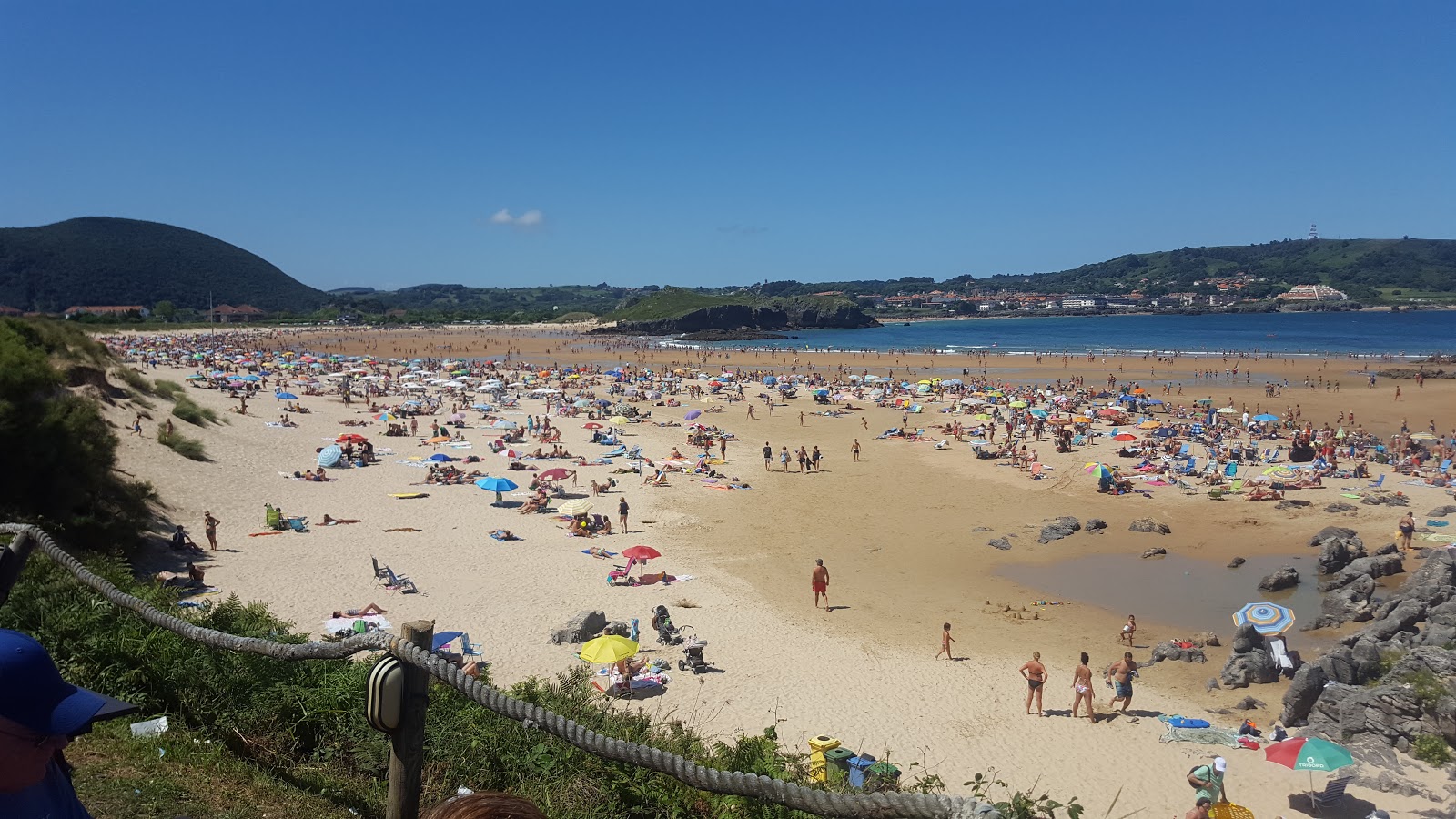 Fotografie cu Playa de Ris - locul popular printre cunoscătorii de relaxare