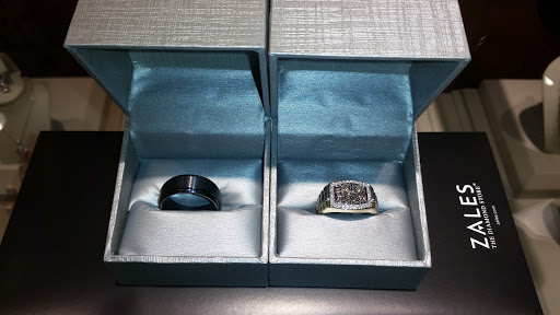 Jewelry Store «Zales - The Diamond Store», reviews and photos, 4325 Glenwood Ave, Raleigh, NC 27612, USA
