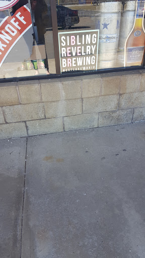 Liquor Store «Twinsburg Beer Wine & Liquor», reviews and photos, 9224 Darrow Rd, Twinsburg, OH 44087, USA