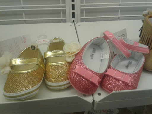 Clothing Store «Ross Dress for Less», reviews and photos, 523 S MacDade Blvd, Holmes, PA 19043, USA