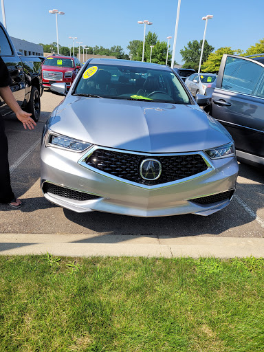 Toyota Dealer «Suburban Toyota», reviews and photos, 2100 W Maple Rd, Troy, MI 48084, USA