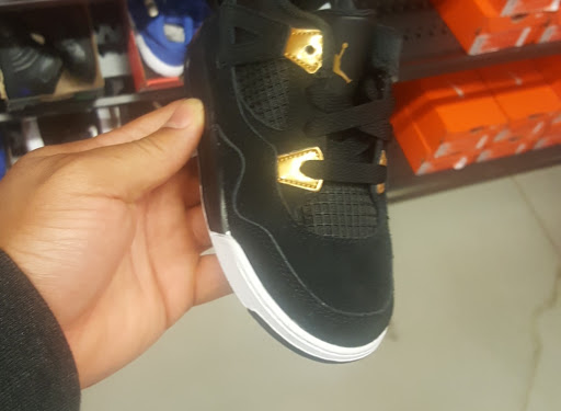 Shoe Store «Nike Factory Store», reviews and photos, 2692 Madison Rd, Cincinnati, OH 45208, USA