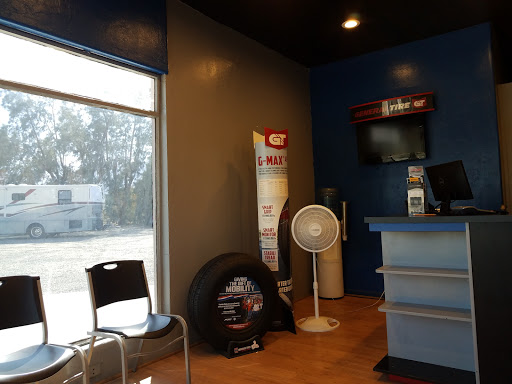 J & T Tire & Auto image