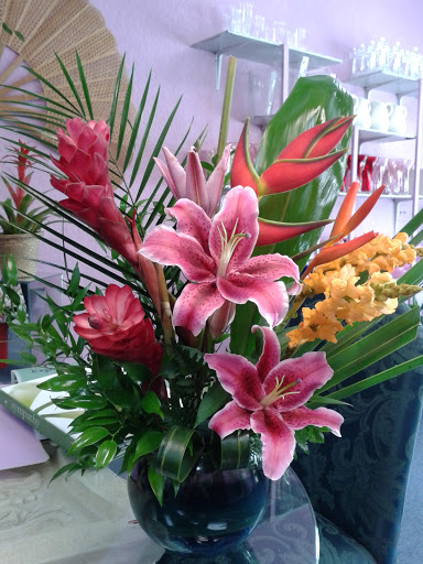 Florist «Divine Designs Floral & Tropicals», reviews and photos, 208 Oakfield Dr, Brandon, FL 33511, USA