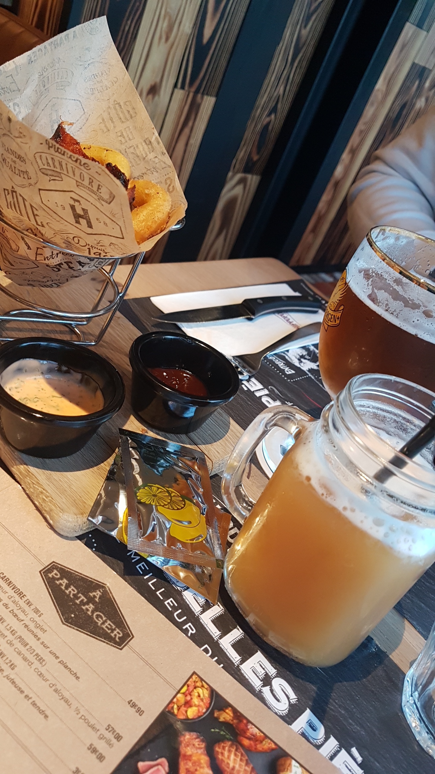 Photo n° 3 de l'avis de Marine. fait le 10/03/2019 à 19:11