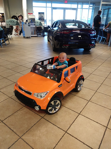 Car Dealer «Friendly Kia», reviews and photos, 5819 US-19, New Port Richey, FL 34652, USA