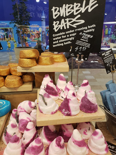 Cosmetics Store «Lush Cosmetics», reviews and photos, 3111 W Chandler Blvd, Chandler, AZ 85226, USA