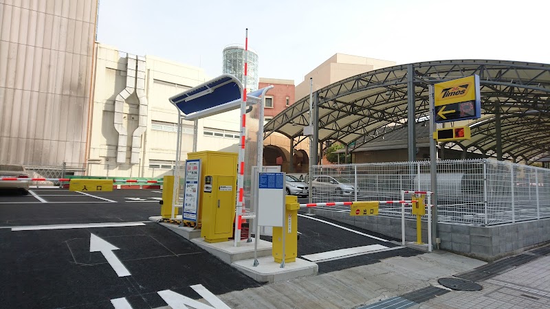 タイムズ川崎駅東口