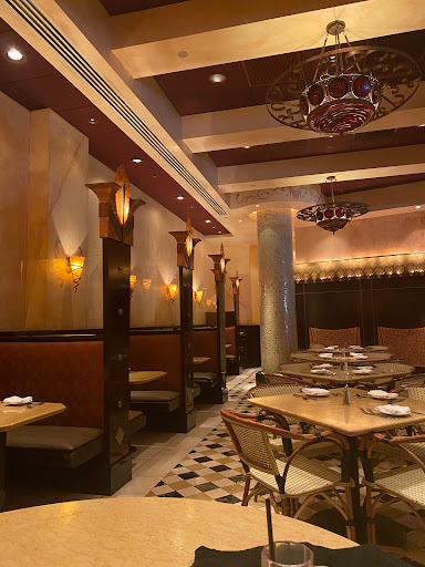 Restaurant «The Cheesecake Factory», reviews and photos, 115 Huntington Ave, Boston, MA 02199, USA