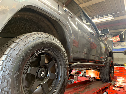 Auto Repair Shop «Golf Crawford Auto Service», reviews and photos, 9555 Crawford Ave, Evanston, IL 60203, USA