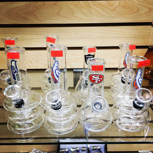 Tobacco Shop «Sunny Smoke Shop», reviews and photos, 34 Railroad Ave, Gloucester, MA 01930, USA