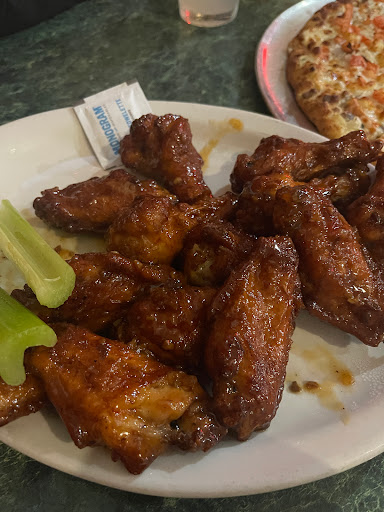 Pizza Restaurant «South Park Tavern & Pizza (SPT)», reviews and photos, 1301 Wayne Ave, Dayton, OH 45410, USA