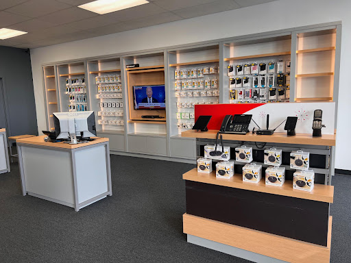 Cell Phone Store «Verizon Authorized Retailer - Wireless Zone», reviews and photos, 1051 Wolcott St, Waterbury, CT 06705, USA