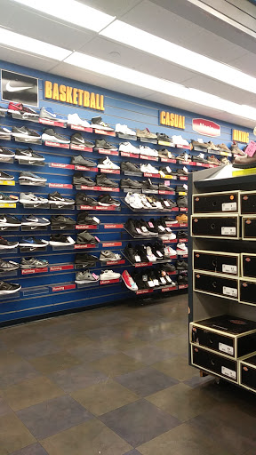 Sporting Goods Store «Big 5 Sporting Goods», reviews and photos, 4859 Lone Tree Way, Antioch, CA 94531, USA