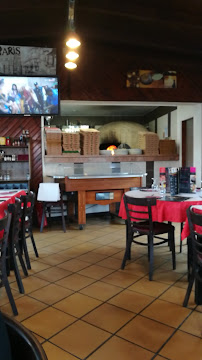 Atmosphère du Pizzeria L'ARC EN CIEL PIZZA AU FEU DE BOIS à Morangis - n°9
