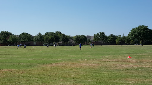 Park «Neighborhood Park - Frank Beverly Park», reviews and photos, 7112 Quarry Chase Trail, Plano, TX 75025, USA