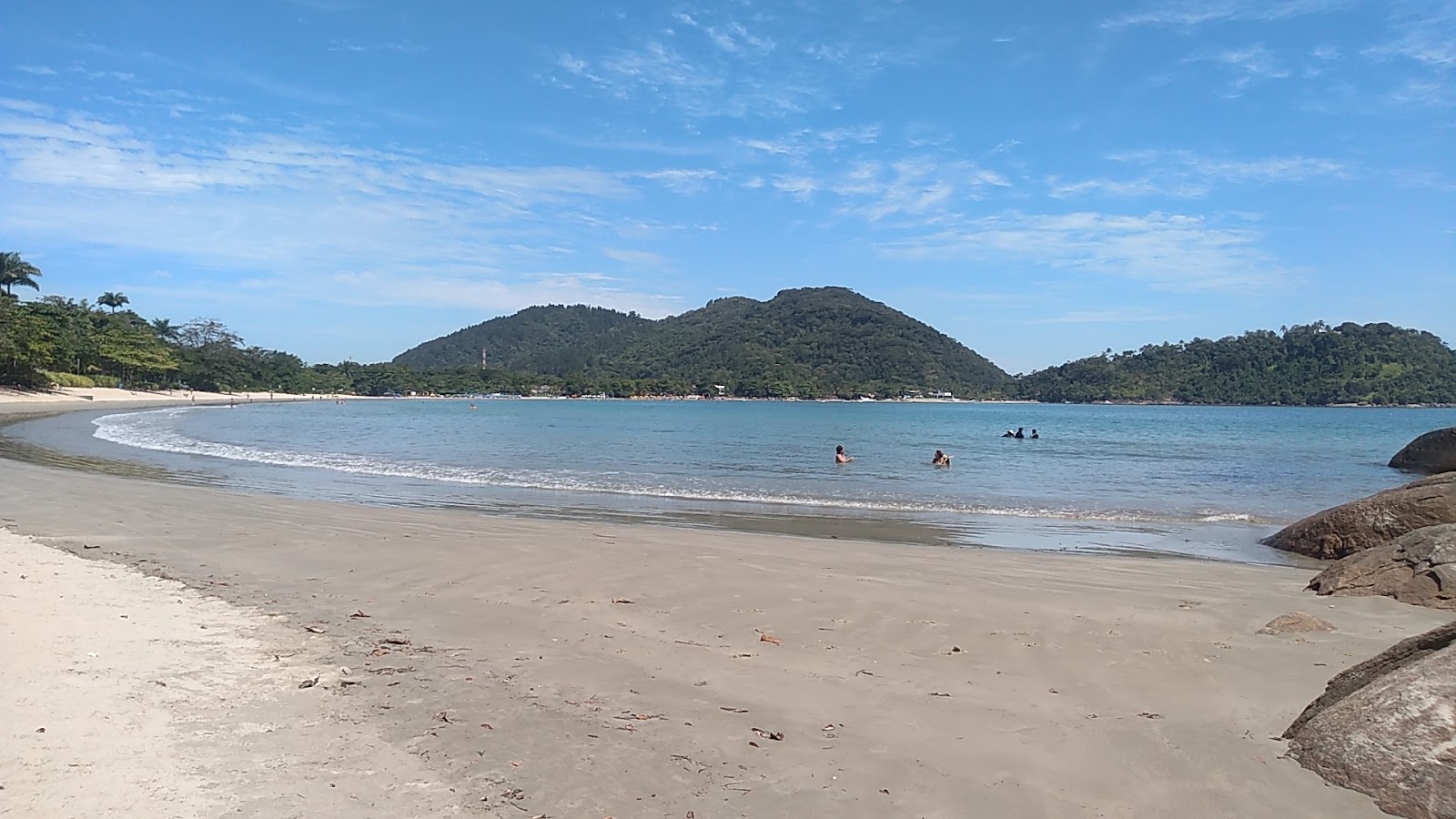 Foto di Praia Domingas Dias con una superficie del sabbia beige fine