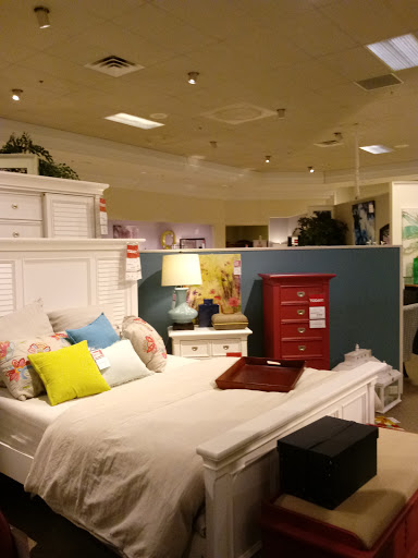 Furniture Store «Art Van Furniture - Grand Rapids», reviews and photos, 4375 28th St SE, Grand Rapids, MI 49512, USA