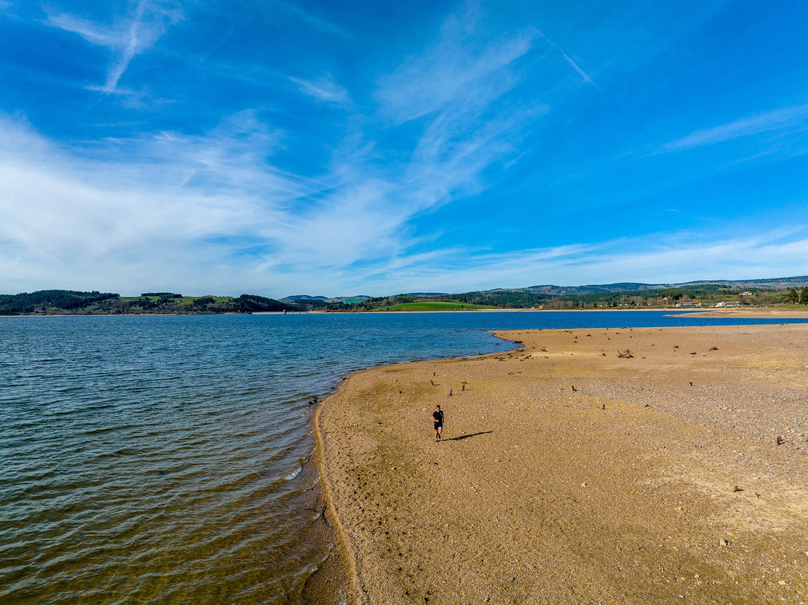 Plage du Lac de Naussac'in fotoğrafı ve yerleşim