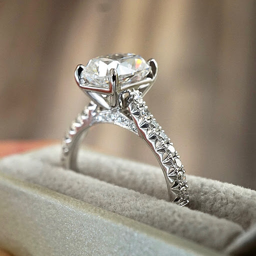 Jewelry Store «Edward Warren Jewelers», reviews and photos, 1610 Cross Creeks Blvd, Pickerington, OH 43147, USA