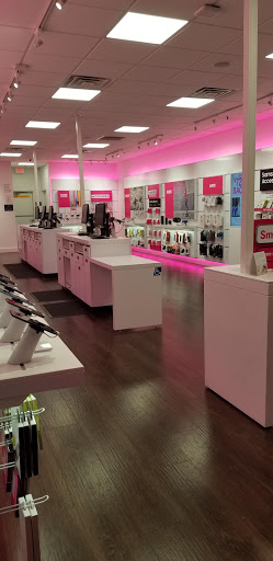 Cell Phone Store «T-Mobile», reviews and photos, 4320 Elverta Rd Suite 4, Antelope, CA 95843, USA