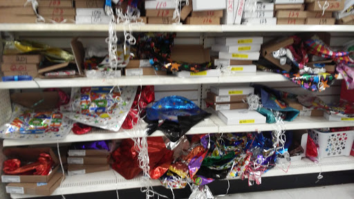 Dollar Store «Dollar Tree», reviews and photos, 1016 N Springbrook Rd, Newberg, OR 97132, USA