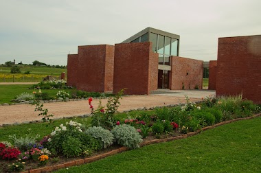 Crematorio Y Cementerio Parque: Los Ceibos